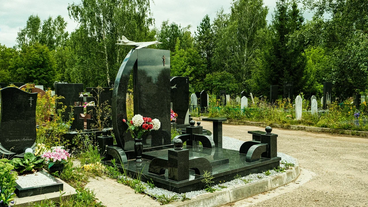 Установка памятника в селе Новое Шигалеево